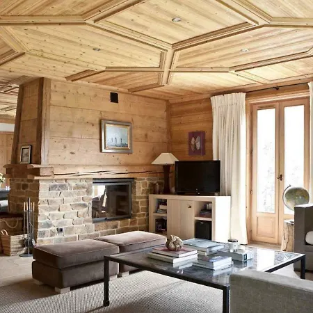 아파트 Snug Apartment In Chamonix Mont Blanc With Balcony