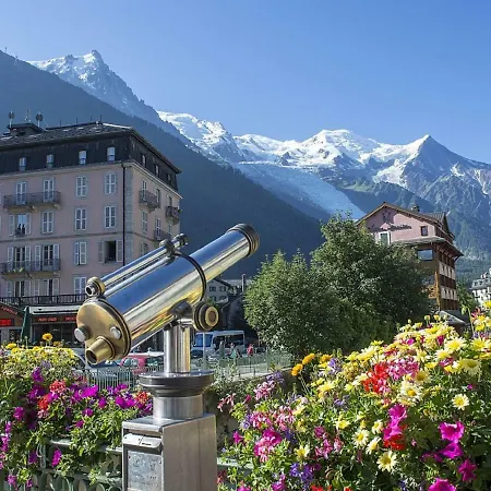 아파트 Snug Apartment In Chamonix Mont Blanc With Balcony *