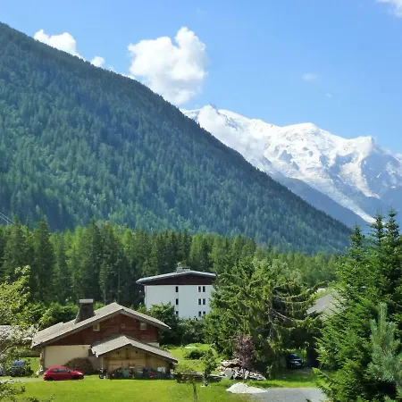 아파트 Snug Apartment In Chamonix Mont Blanc With Balcony