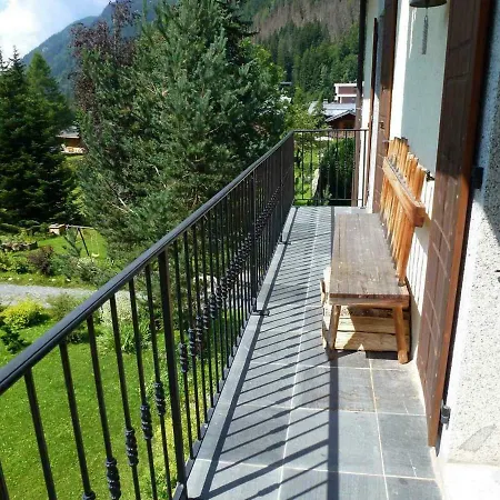 Snug Apartment In Chamonix Mont Blanc With Balcony *
